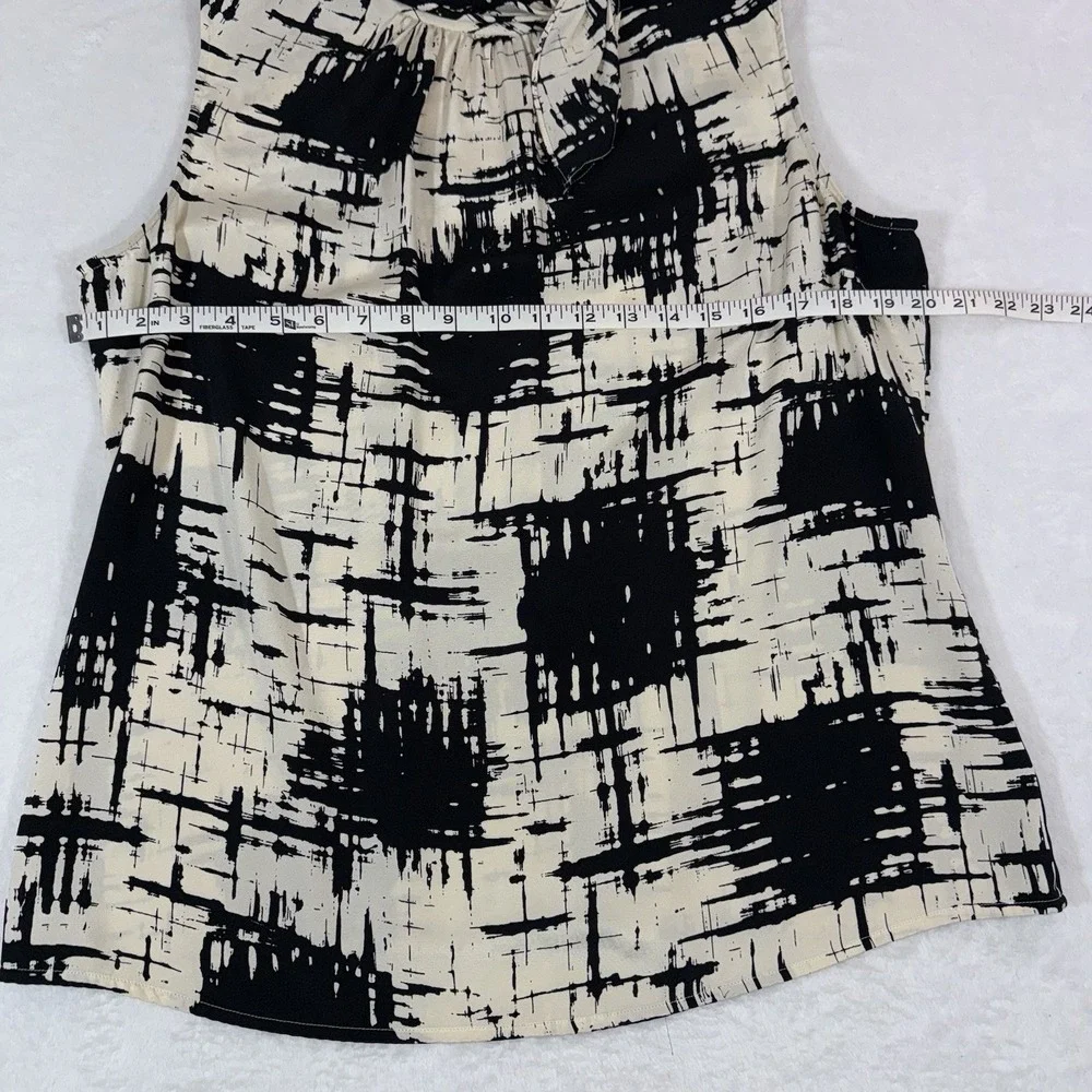 St John Silk Blend Sleeveless Blouse Womans Sz 12 Career Capsule Chic Old Money